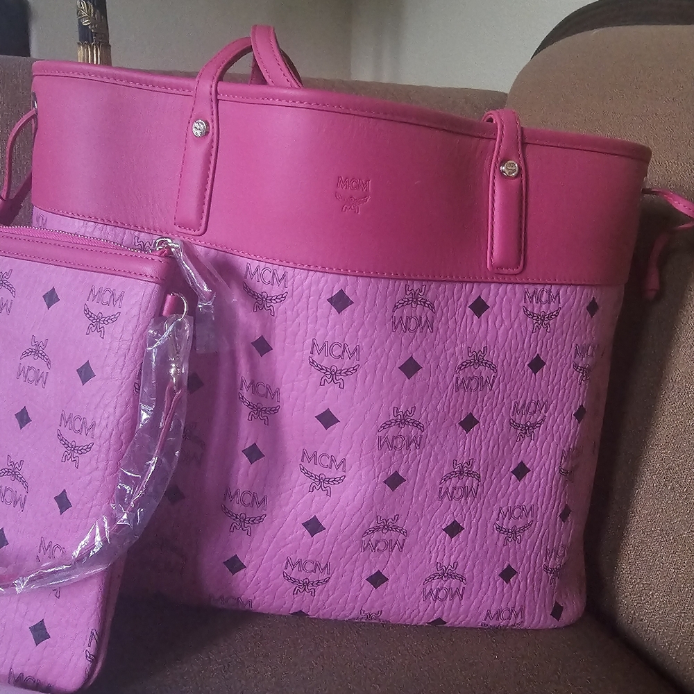 MCM Visetos Pink Tote Bag w/ Pouch - Picture 5 of 16